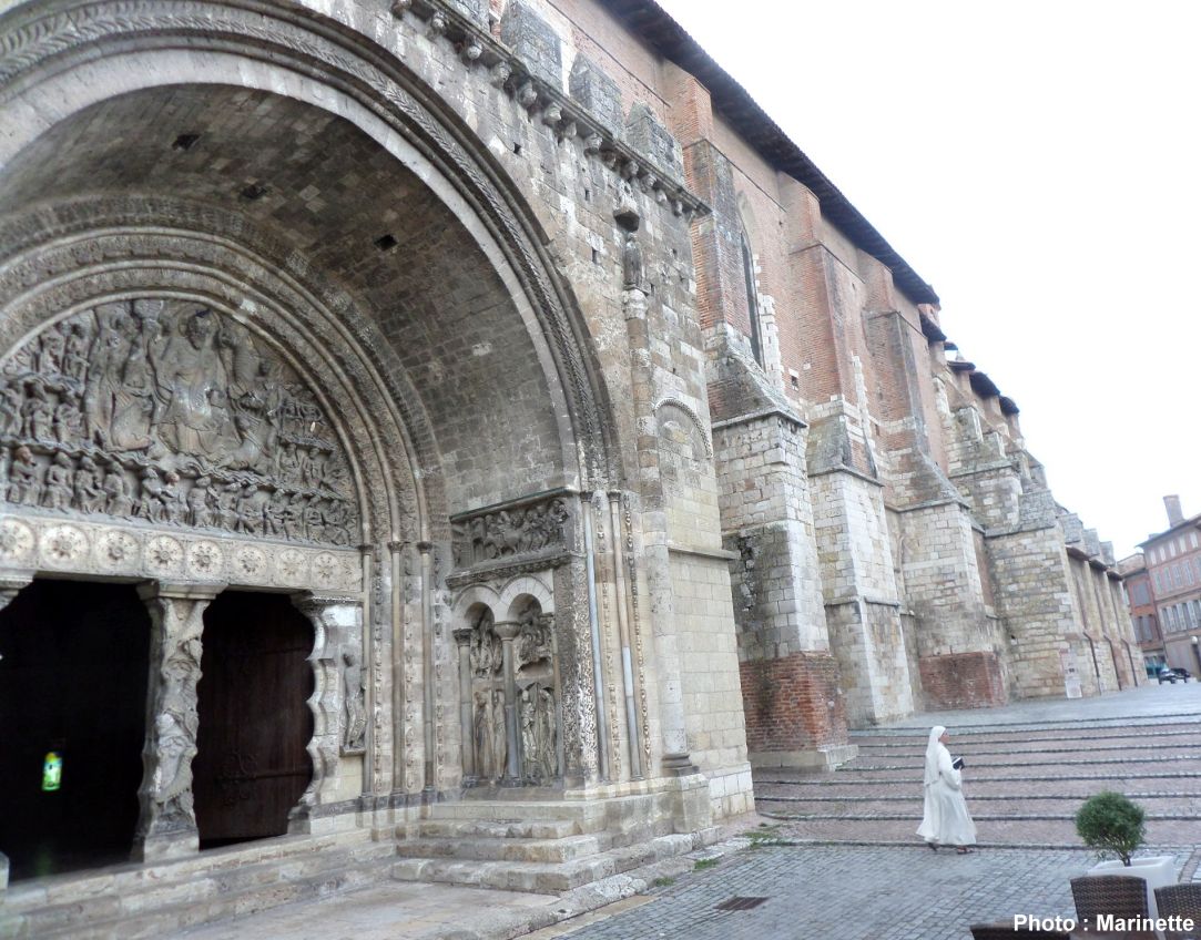 Portail de l'église St Pierre de Moissac.