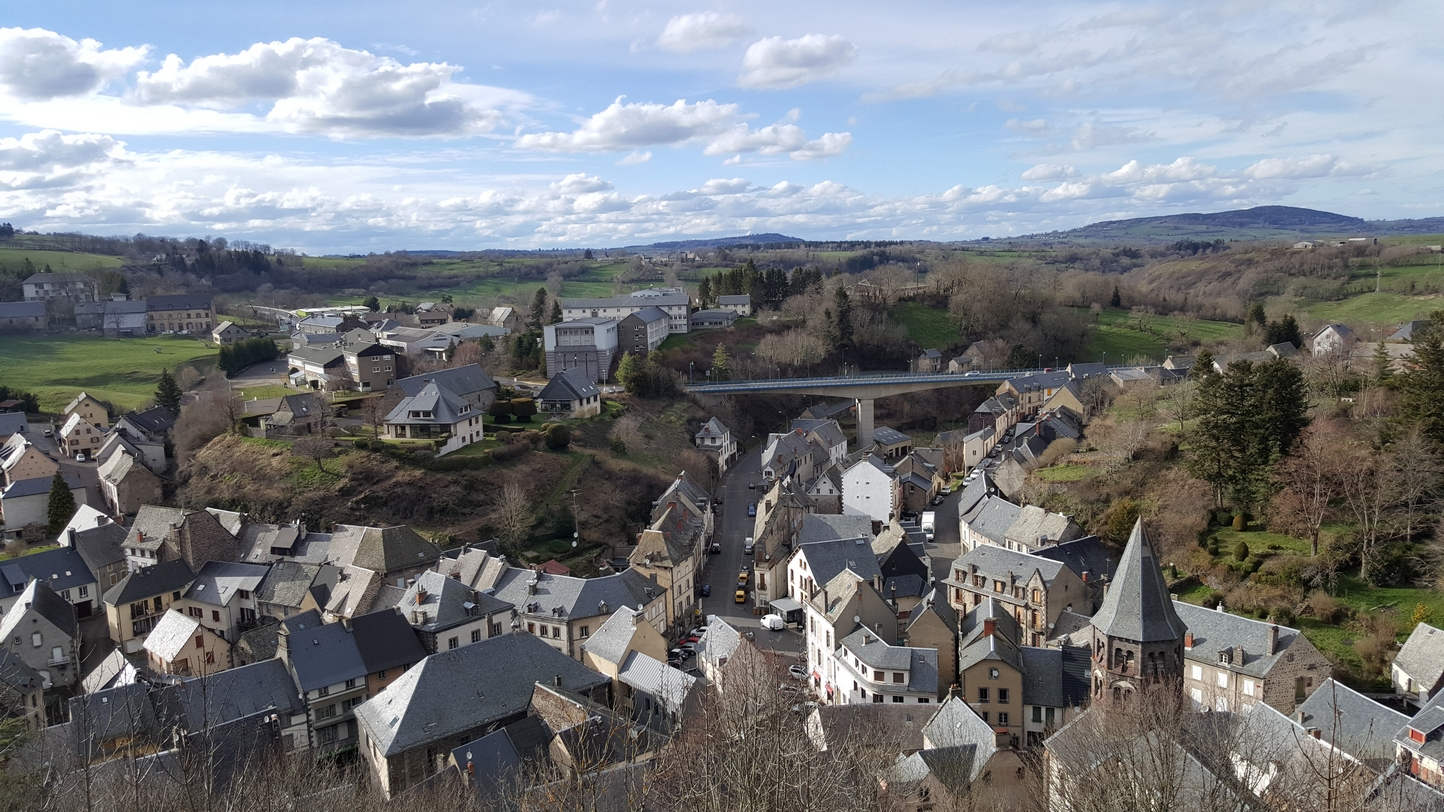les toits d'ardoises de Rochefort Montagne (22 mars 2017)