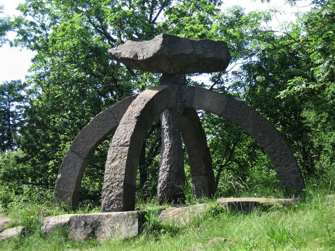 mystère de ces formidables assemblages.