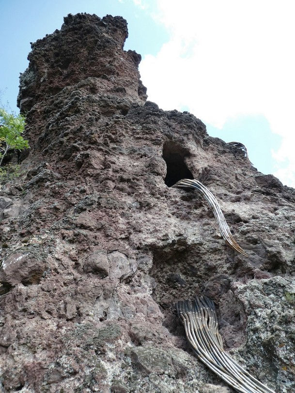 « M’étendre / Dans tes failles », Mathilde Leveau (Horizons-Sancy 2017)
