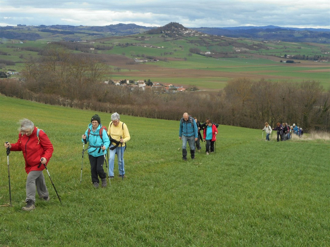 C'est le printemps, les couleurs du paysage alentour sont gaies (Parentignat, 28 mars 2018)